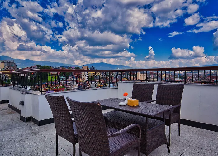 Grand View Hotel 3*